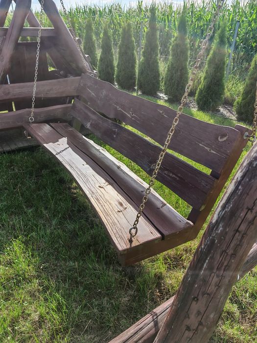 Huśtawka bujaczka drewniana z domkiem dla dzieci
