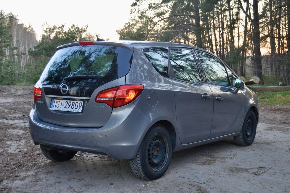 Opel Meriva B   *2010*  1.4t  doinwestowany.