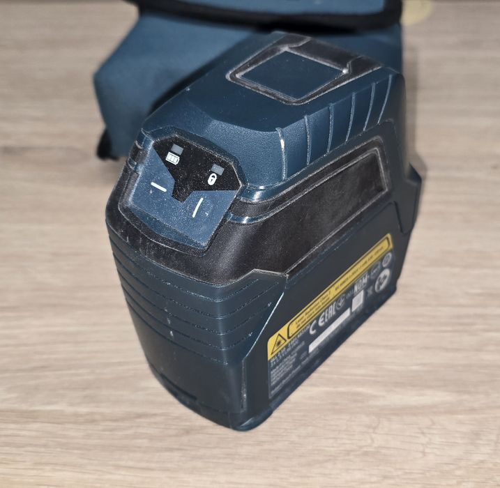 Laser krzyżowy Bosch GLL 2-10 Proffesional - wiazka czerwona