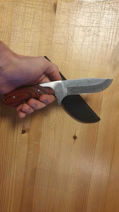 Nóż Myśliwski Polskiej Marki Kandar z Grawerem Jelenia na Ostrzu 23cm