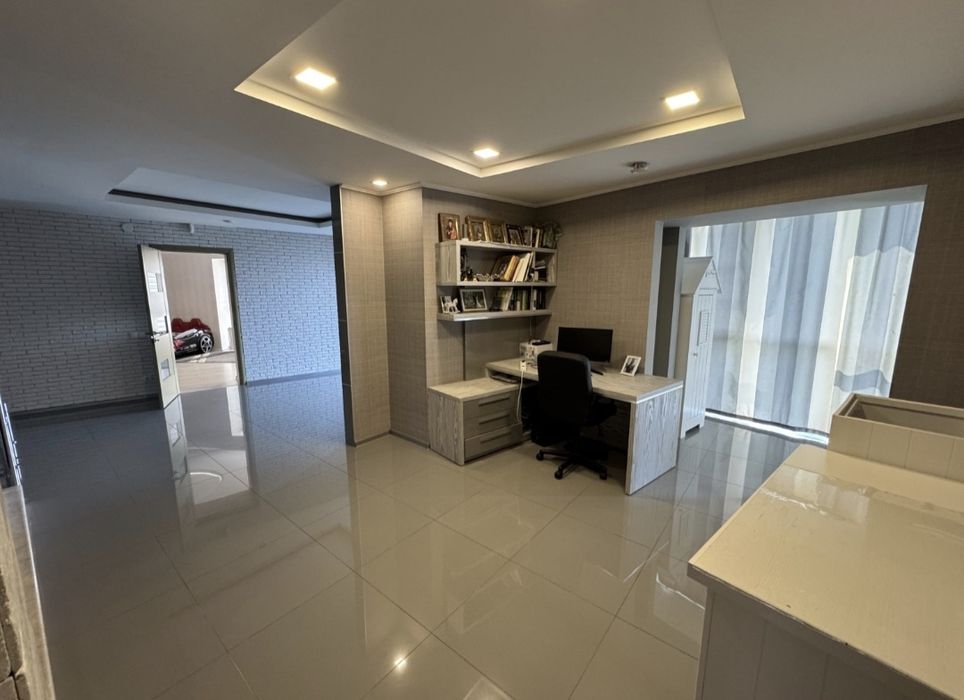 Дворівнева квартира 230 кв.м. Одна на поверху. Панорама парку Софіївка