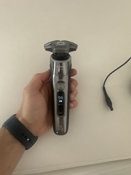 Philips Series 9000 SkinIQ S9987 – golarka + trymer + podstawka