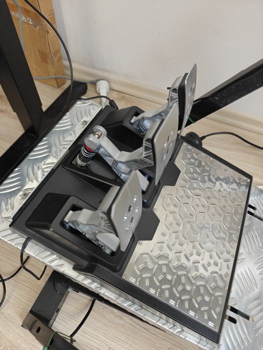 Komplet Thrustmaster TS-XW + Sparco P310 + EVO 32R + T-LCM + TH8A +NLR