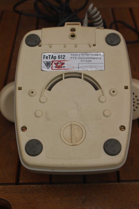 stary telefon FeTAp 612