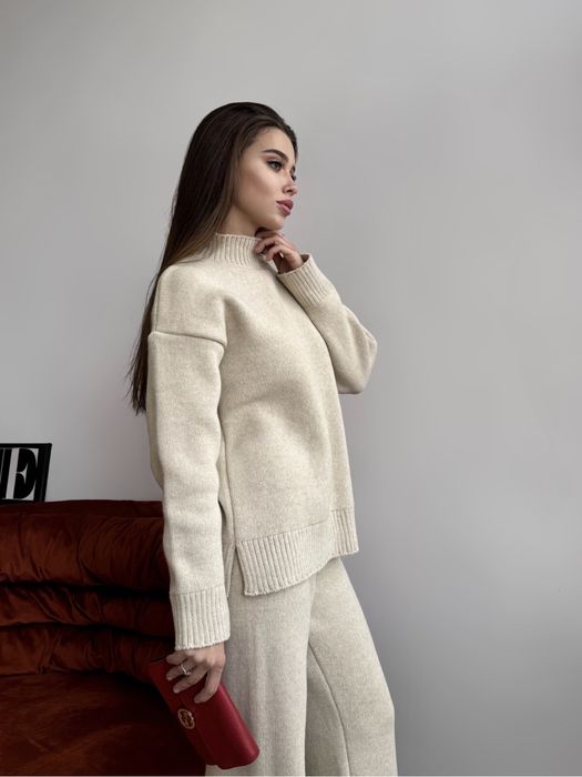 В’язаний молочний костюм теплий з вовни шерстяной вязаный костюм