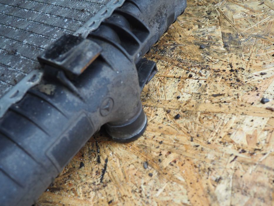 Chłodnica wody Behr mercedes W126 500