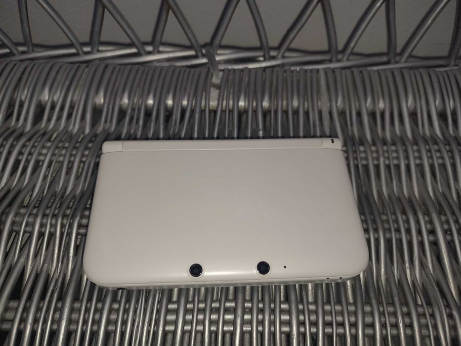 Nintendo 3DS XL + Jogo Pokémon UltraMoon