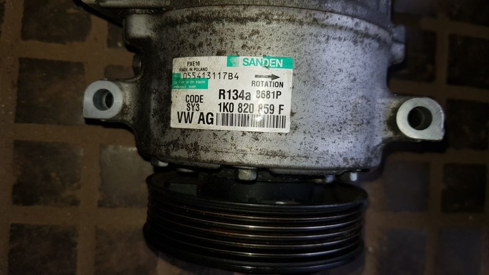 Компрессор кондиционера vw Touran Caddy B6 B7 CC Seat Skoda T5 T6