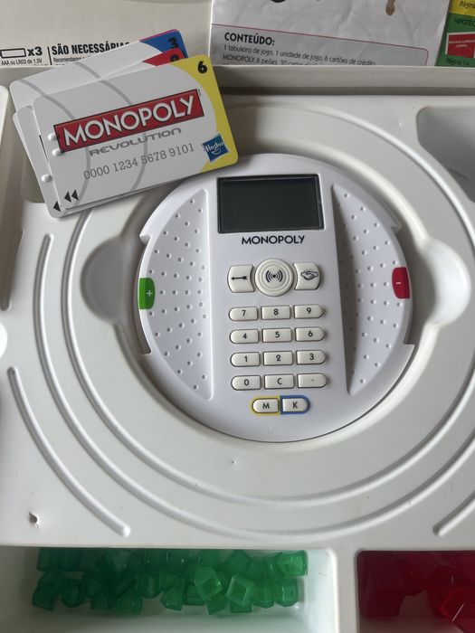 Monopoly Revolution com máquina de cartões