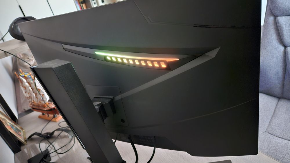 Монітор ігровий MSI MAG 275CQRF QD E2