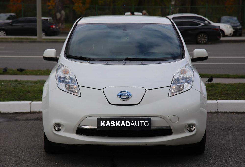 Продам Nissan Leaf