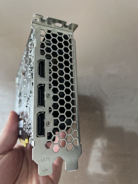 GTX 1650  4gb palit не видає зображення