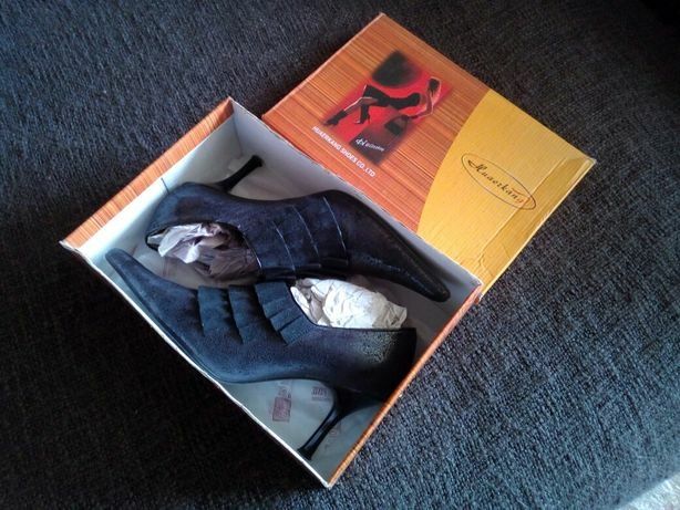 Жіночі замшеві туфлі