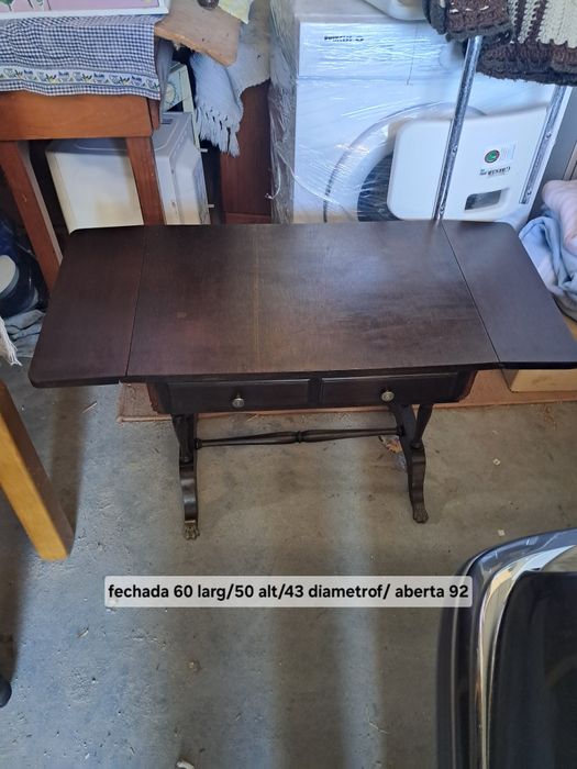 Mesa de centro com abas antiga