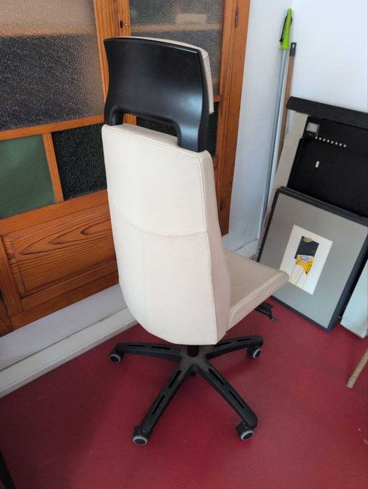 Cadeira de escritório ergonómica