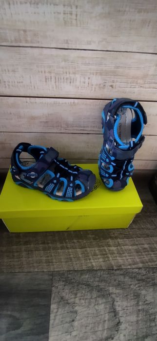 Кросівки- босоніжки, розм. 26