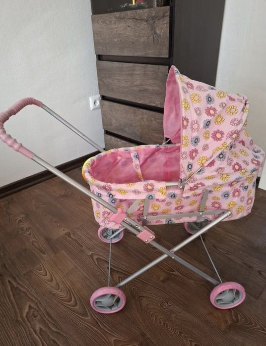 Коляска для ляльок