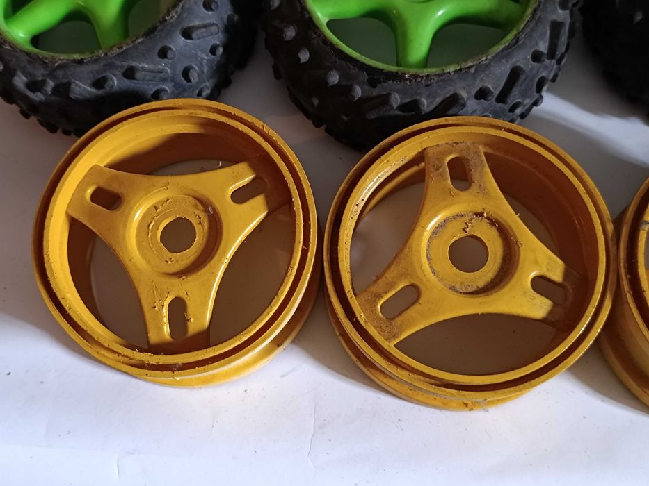 Pneus e Jantes para Carros e Carrinhos