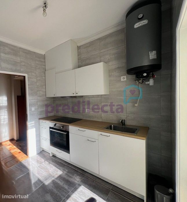 REF4149 - T2 Faria Guimarães, Porto