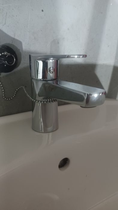 Lavatório com Pé e Bidé + Torneiras (Novo, Nunca Usado)