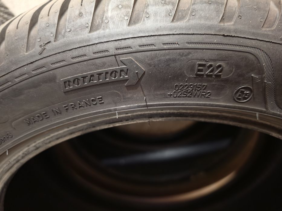 Goodyear Vector 4Seasons Gen-3 235/45 R17 97Y XL - 2024