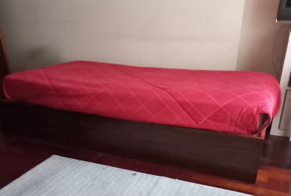 Cama solteiro mogno