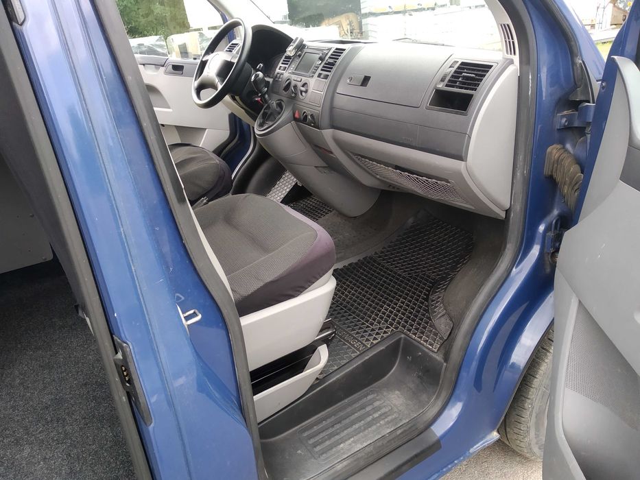 Volkswagen Transporter 2.5 TDI  9-osobowy Klimatyzacja Webasto