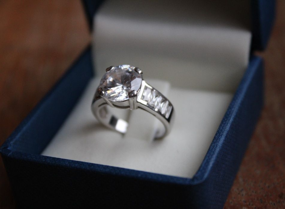 Anel de prata 925 com pedra