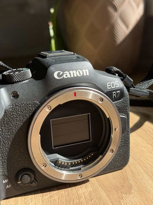 Canon R7 aparat. Dobry stan