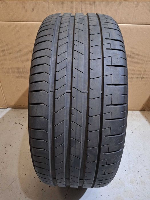 Літня шина резина Pirelli PZero (PZ4) 275/40 R22 107Y XL * Run Flat