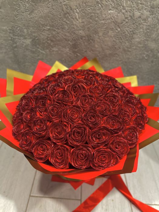 Букет троянд із атласних стрічок/ Букет роз из атласных лент