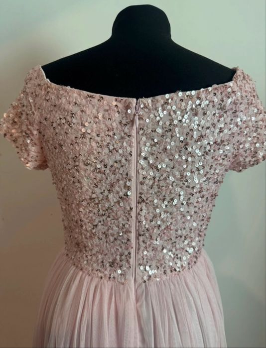 Tiulowa Maxi sukienka z cekinami Maya Deluxe