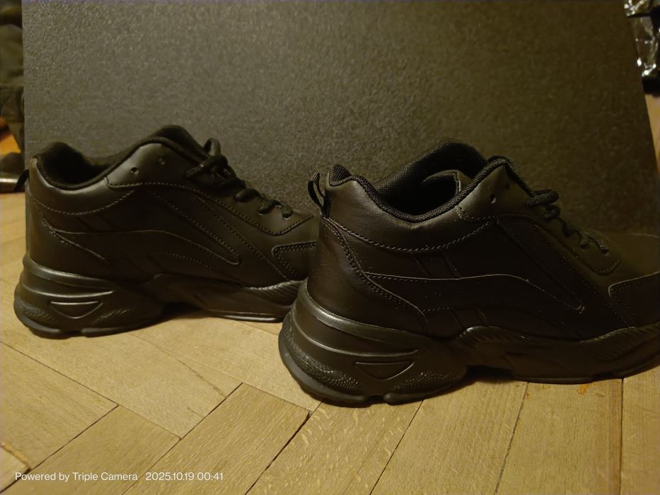 Кросівки жіночі ,26,6 см устілка