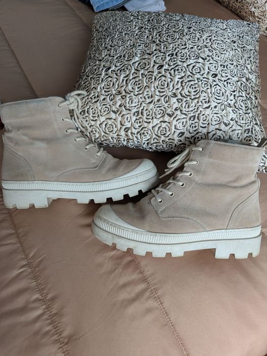 Botas Pele usadas