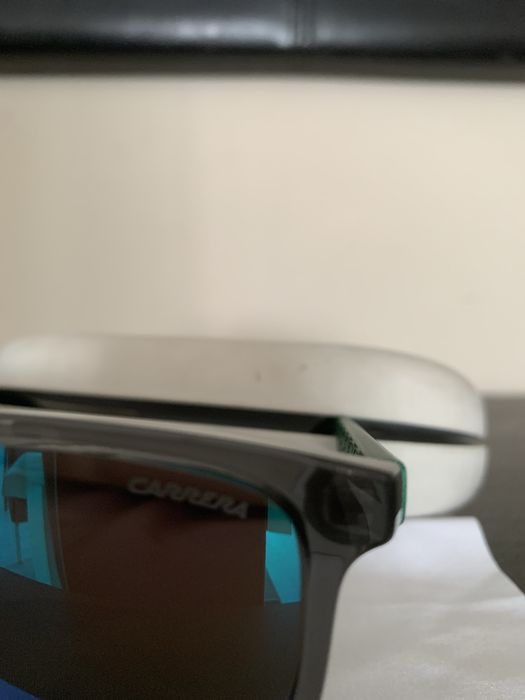 Oculos de sol de crianca