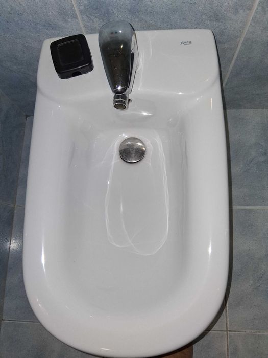 Vendo uma sanita  e um bidé