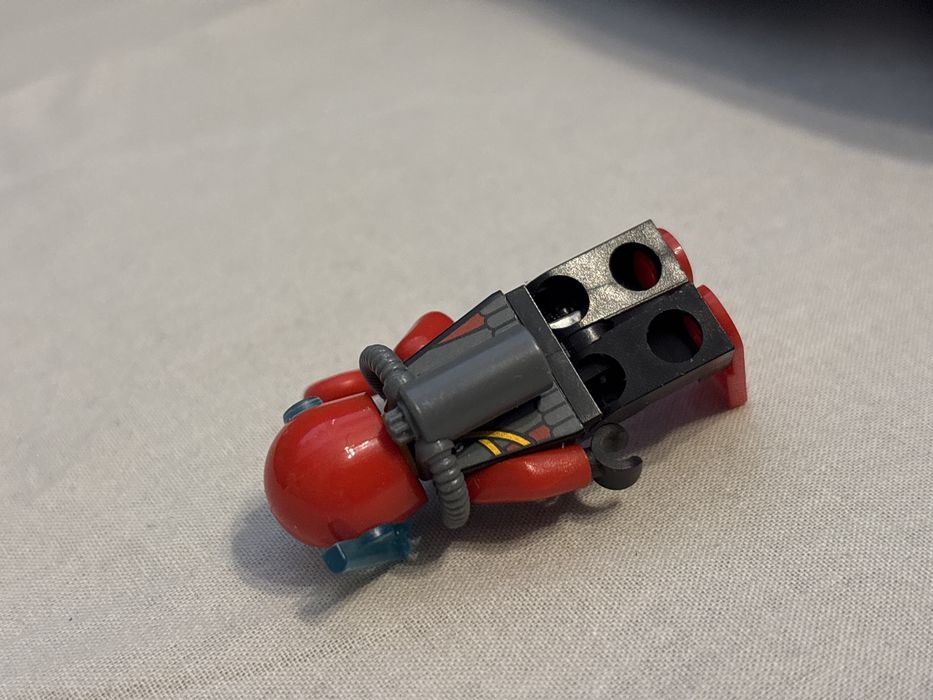 Minifigurka nowa Lego City nurek z łomem i butlą tlenową