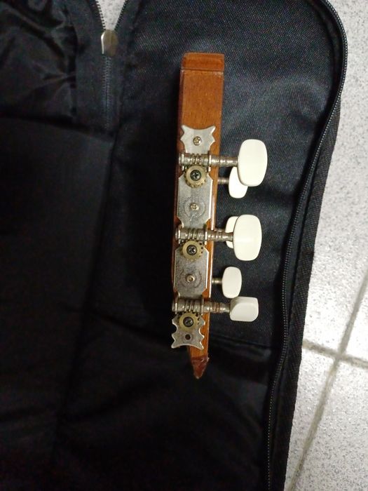 Guitarra Clássica Admira (Juanita) para recuperação (cabeça partida)