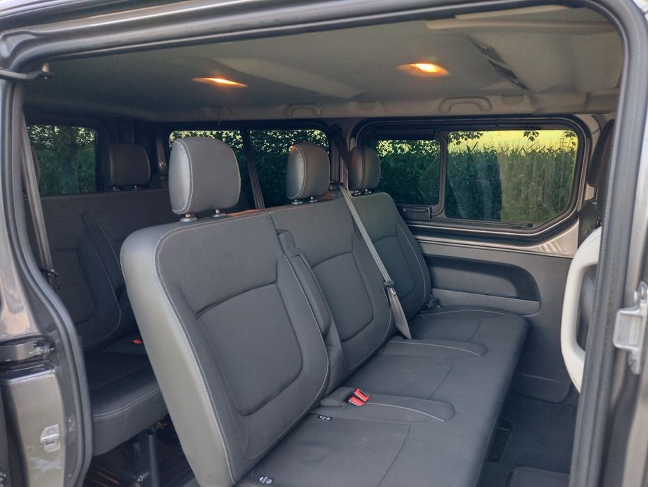 Wynajem busa 9-osobowego