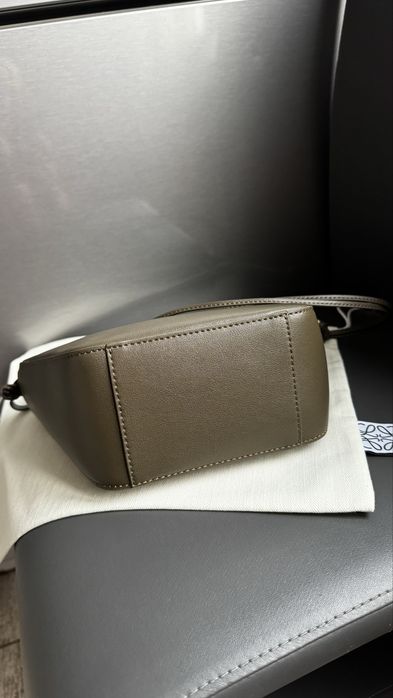 Сумка хобо Loewe оригінал