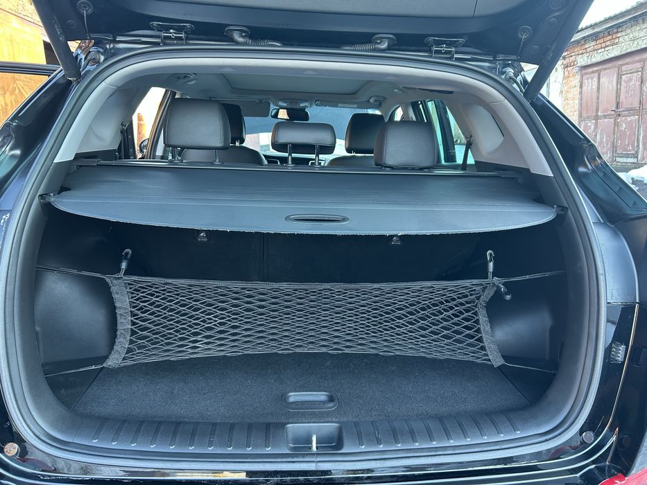 Офіційне авто ,максимальна комплектація