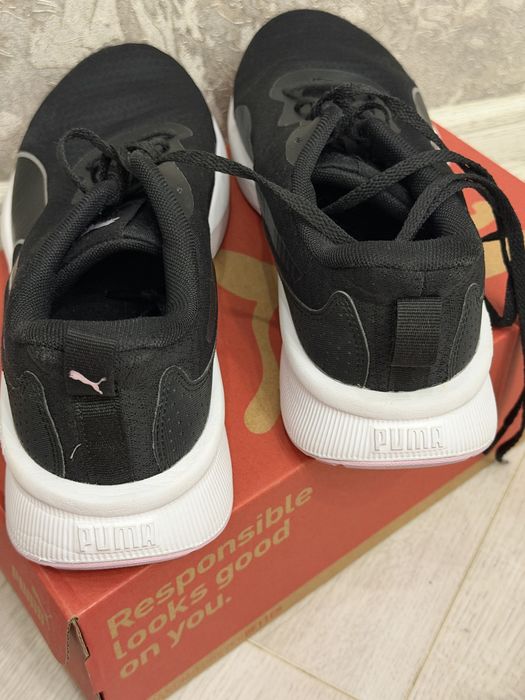 Кросівки жіночі Puma flyer lite