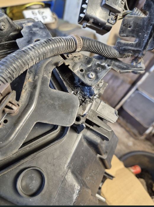 Faróis lexus is220d