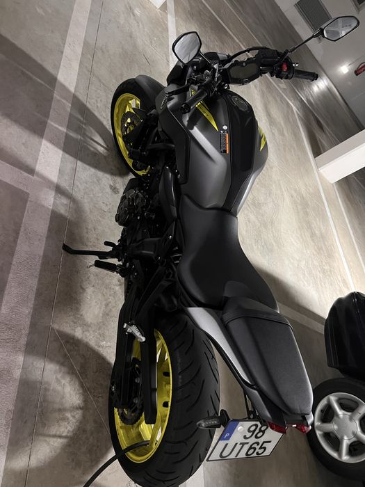 Yamaha MT 07 (igual a nova)