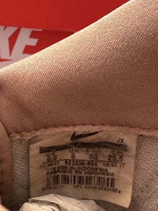 Wmns Classic Cortez SE