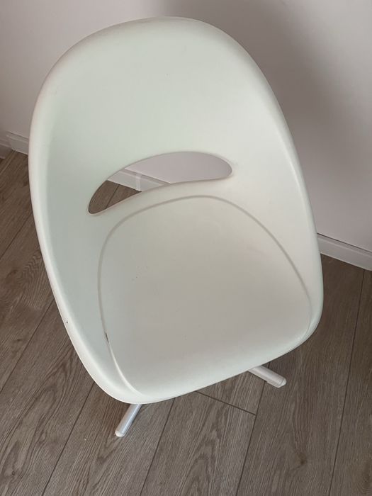 Białe krzesło dla dziecka ikea sibben