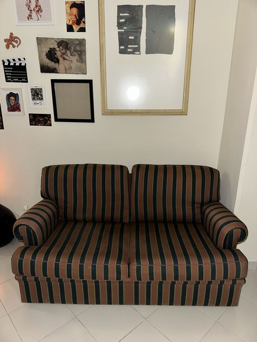 Sofa vintage com cama Otimo estado