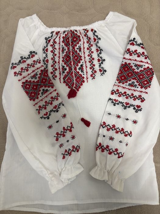 ВИШИВАНКА на дівчинку