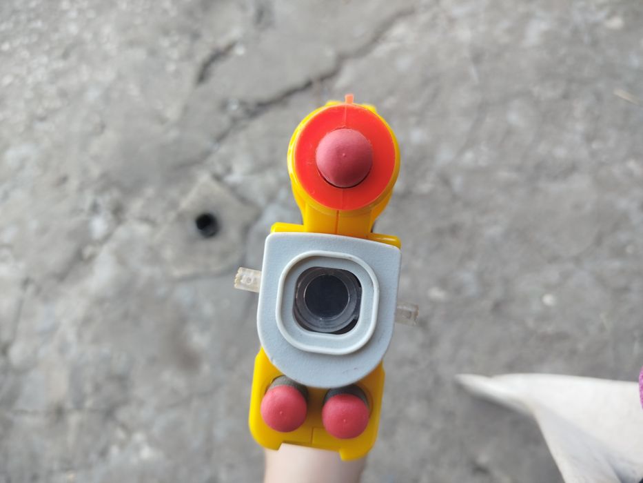 Nerf amarela bonita