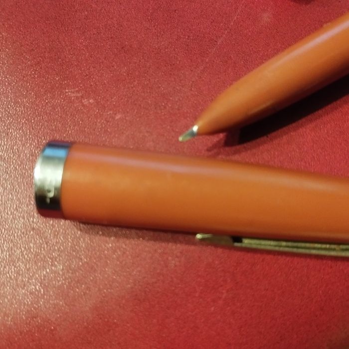 Чернильная ручка в отличном состоянии